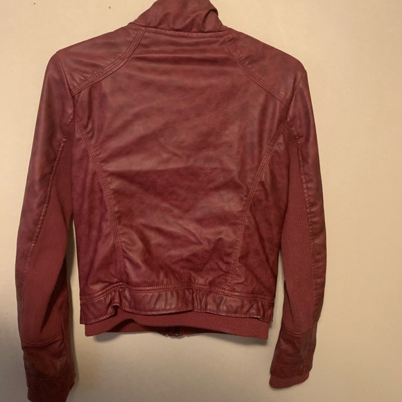 Red VEGAN leather jacket - Picture 7 of 8